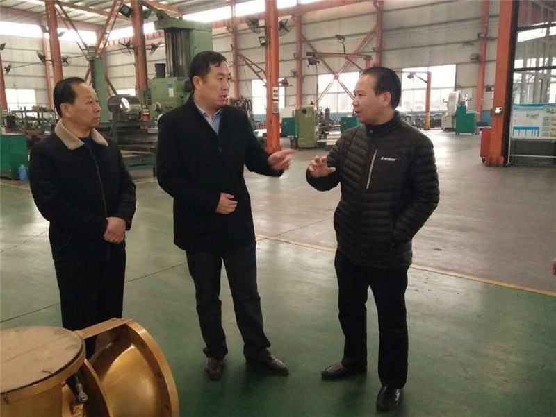 章丘双山街道党工委书记李屹东考察山东榴莲视频下载导航机械有限公司