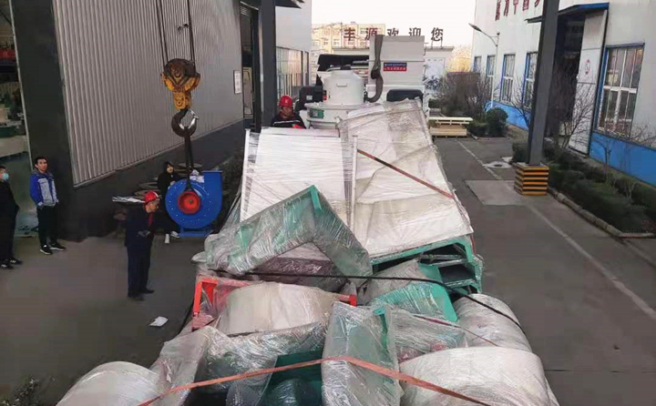 榴莲视频成人官网生产线装车完成